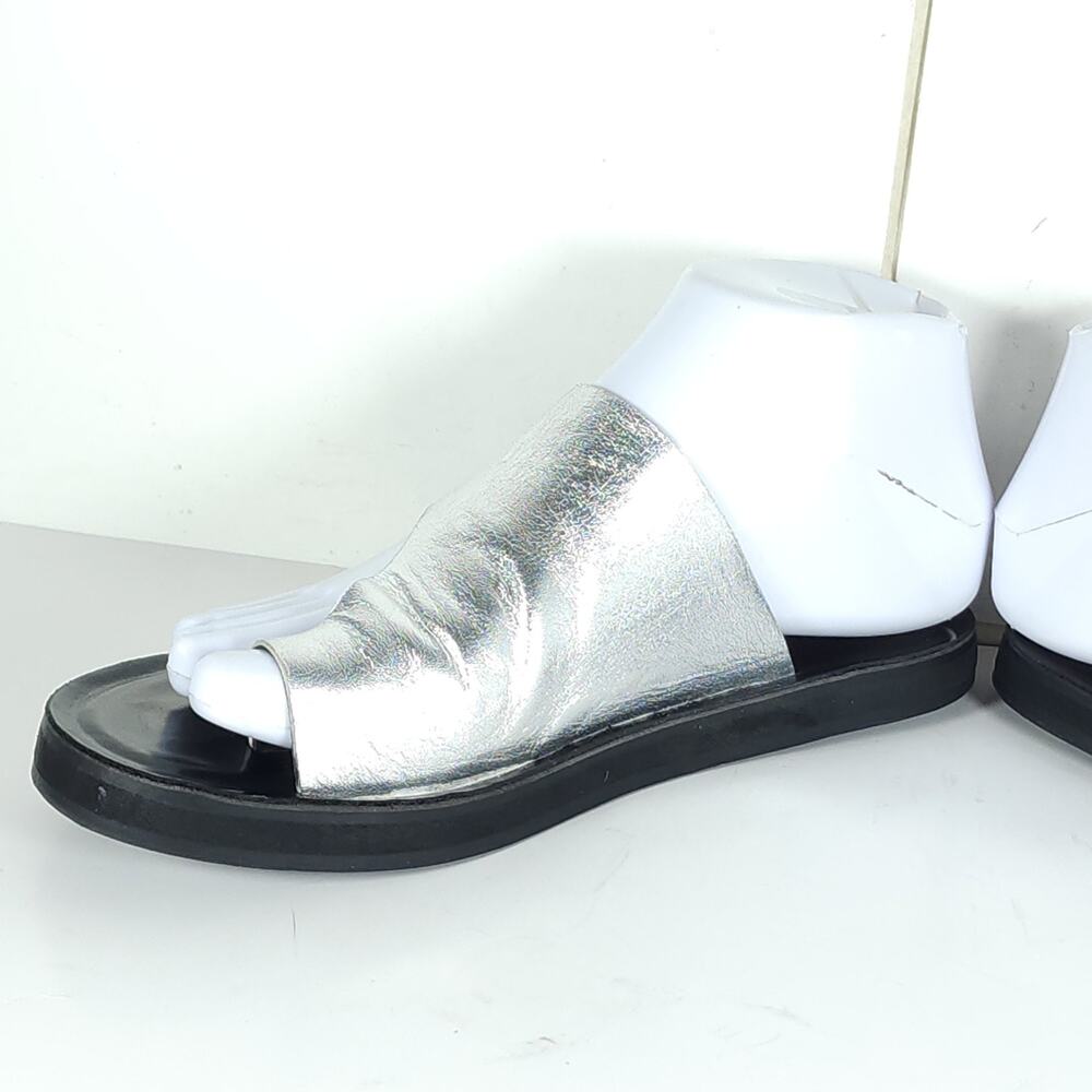 Jeffrey Campbell Women's US 6? Sliver Metallic Leather Toe Post Flat Sandals - Picture 8 of 16